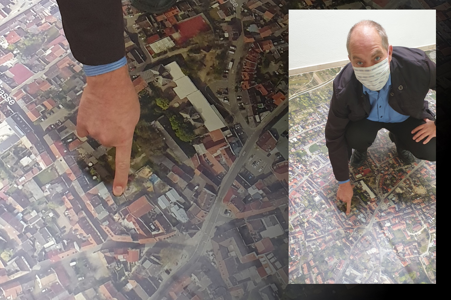 Jürgen zeigt die Lage des Theaters auf einem Luftbild von Ingelheim